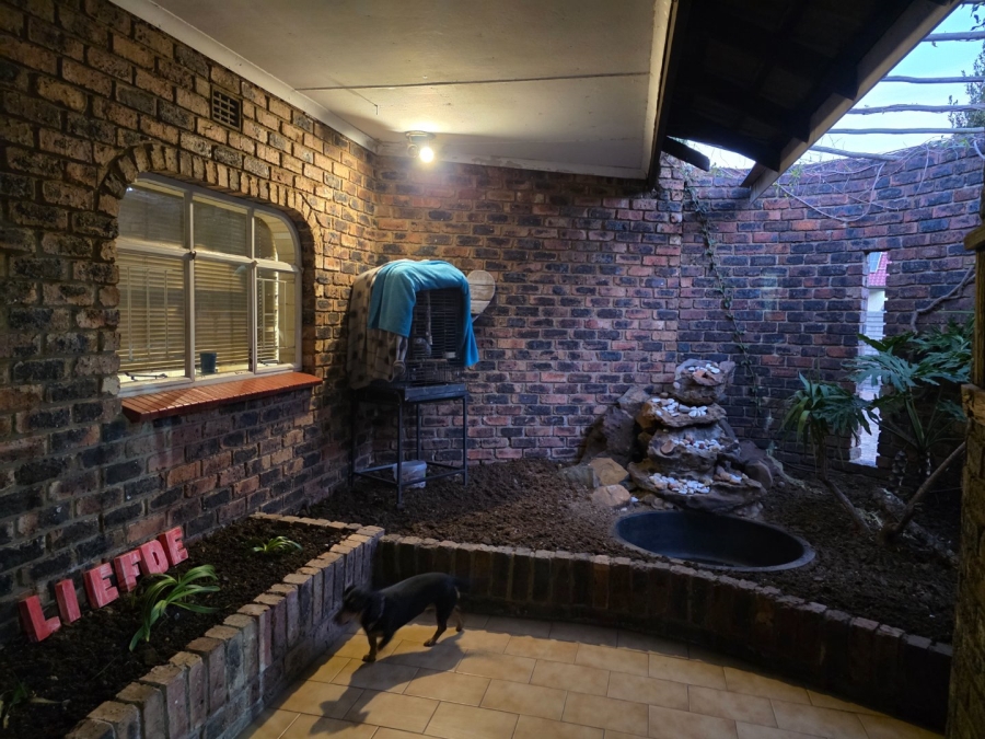 To Let 3 Bedroom Property for Rent in Vaalpark Free State